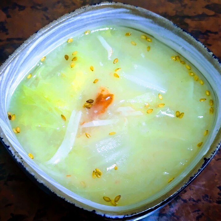 白菜とカニカマの味噌スープ